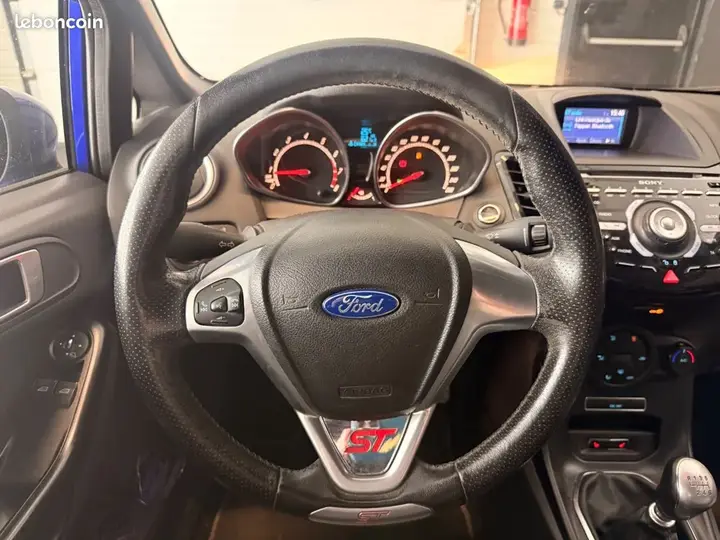 Ford Fiesta 2013 photo 4