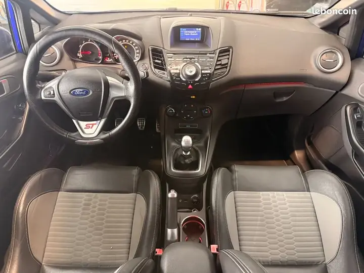 Ford Fiesta 2013 photo 3