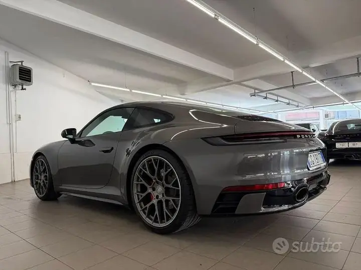 Porsche 911 2021 photo 4