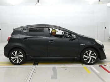 Toyota Aqua 2016 photo 3