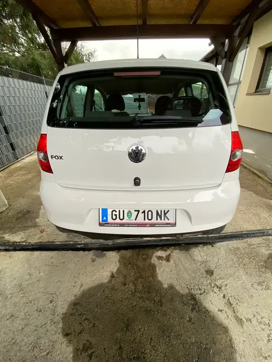 Volkswagen Fox 2010 photo 2