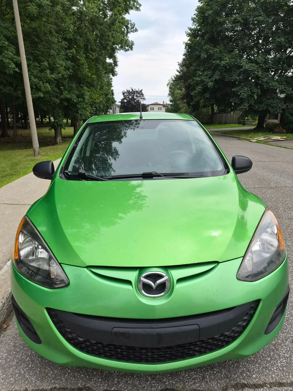 Mazda 2 2011 photo 2