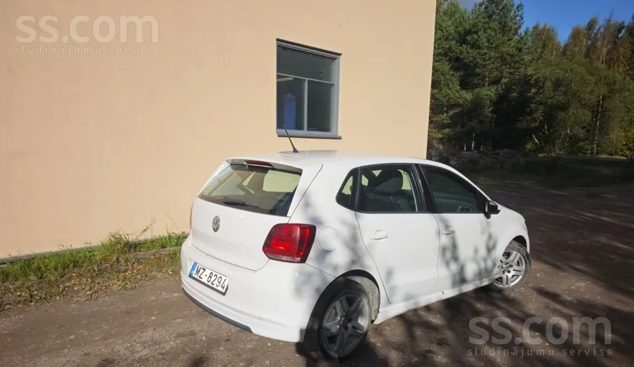 Volkswagen Polo 2011 photo 3