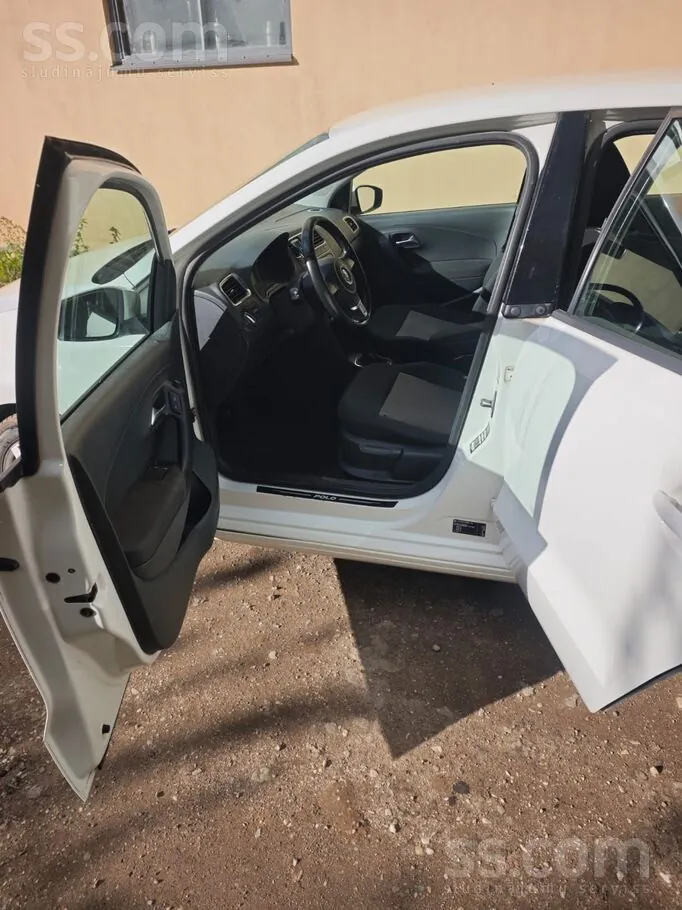 Volkswagen Polo 2011 photo 5