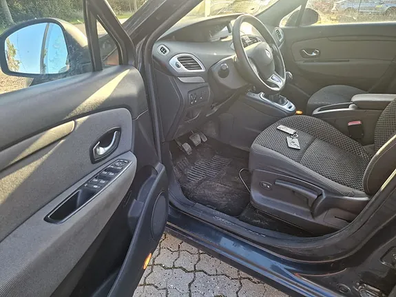 Renault Scenic Iii 2011 photo 4