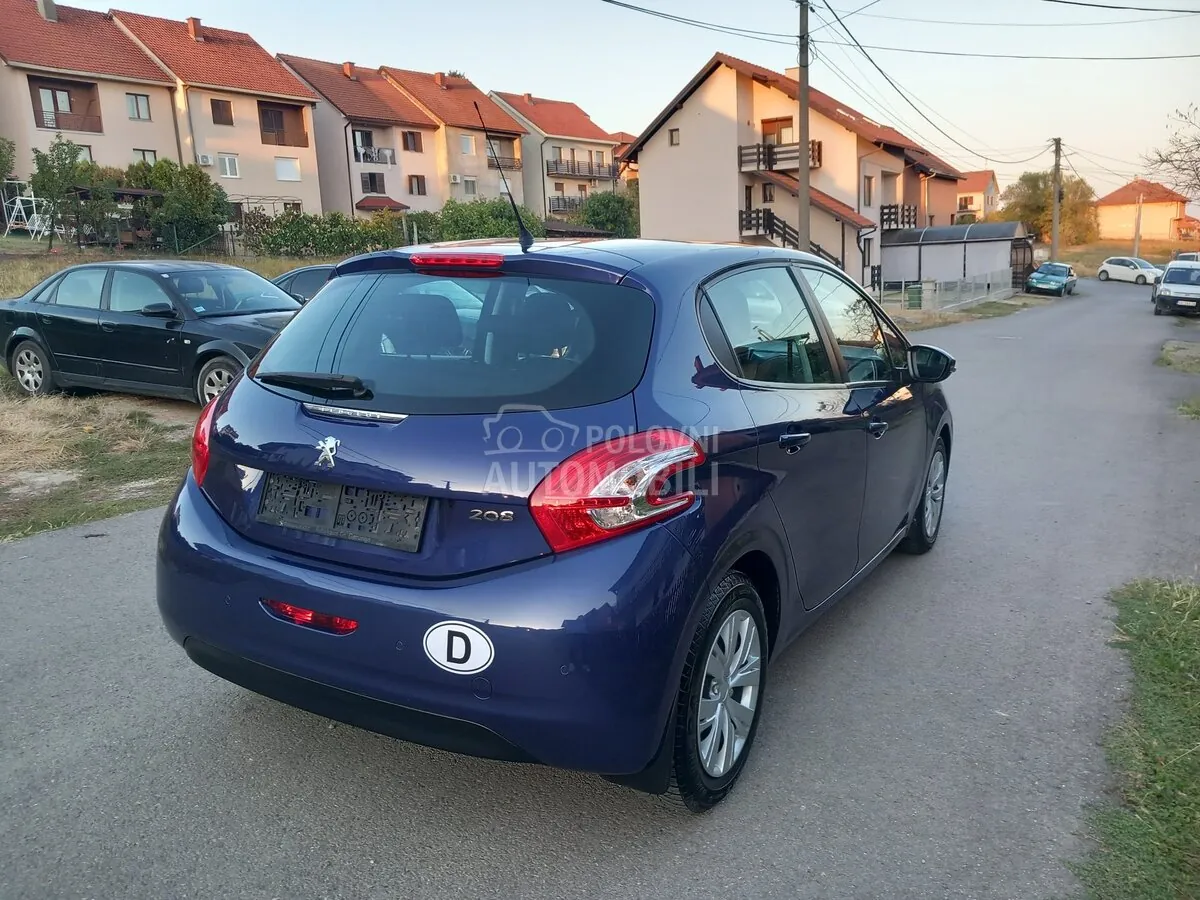 Peugeot 208 2013 photo 4