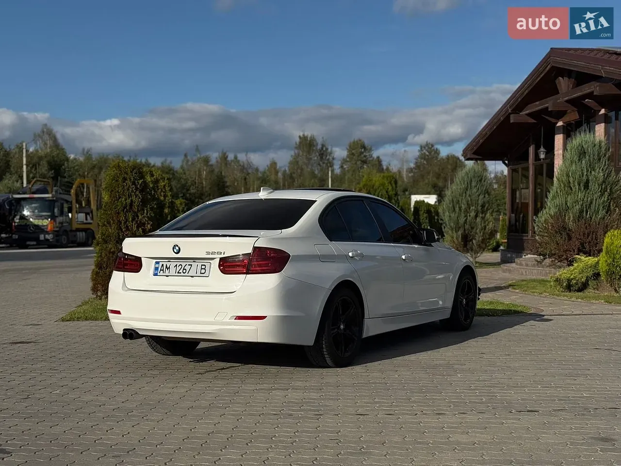 BMW 3 Series 2012 photo 5