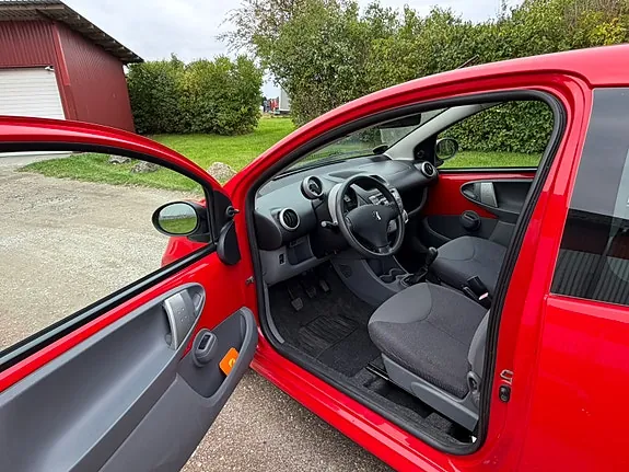 Peugeot 107 2007 photo 5