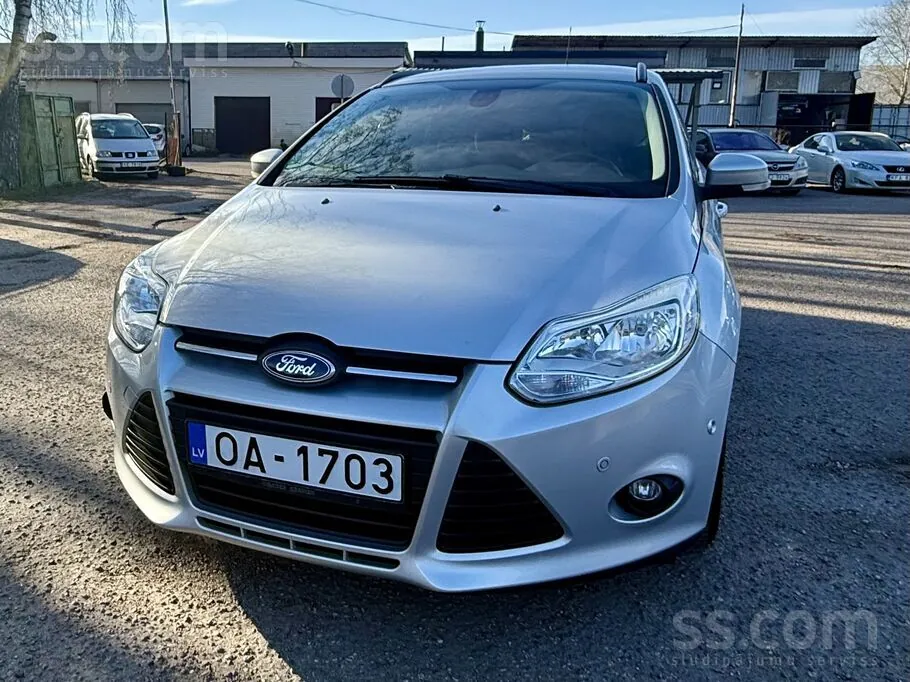 Ford Focus 2013 photo 2