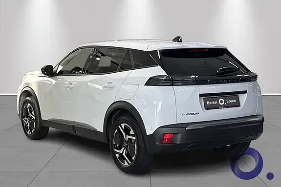 Peugeot E-2008 2026 photo 3