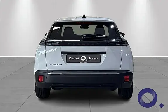 Peugeot E-2008 2026 photo 4