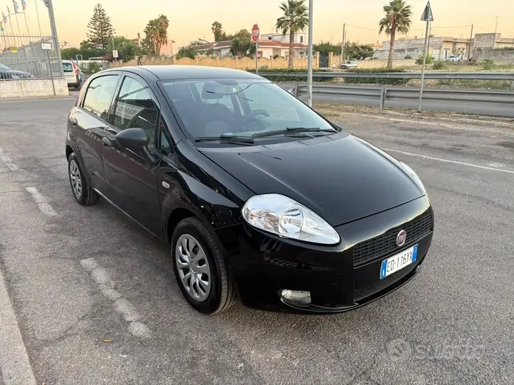 Fiat Grande Punto 2010 photo 3