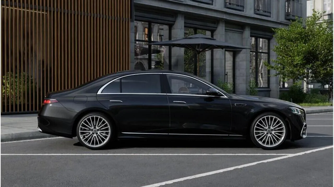 Mercedes-Benz S-Class photo 3