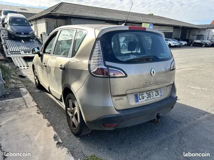 Renault Scenic 2012 photo 3
