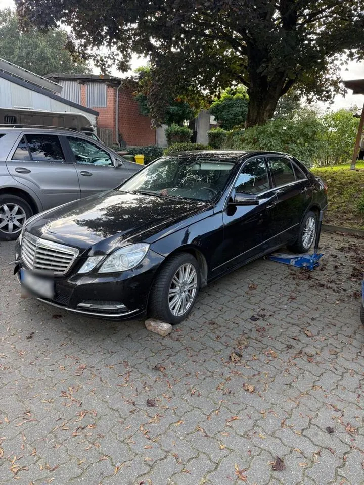 Mercedes-Benz E 300