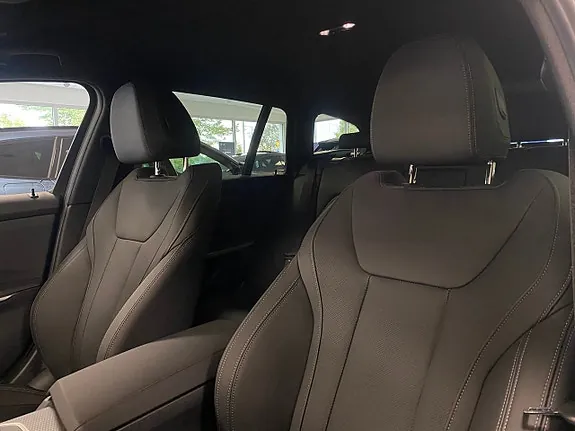 BMW 330E 2026 photo 3