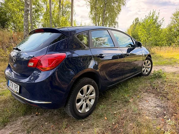 Opel Astra 2014 photo 4