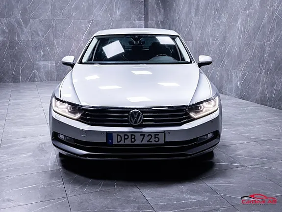 Volkswagen Passat 2015 photo 2