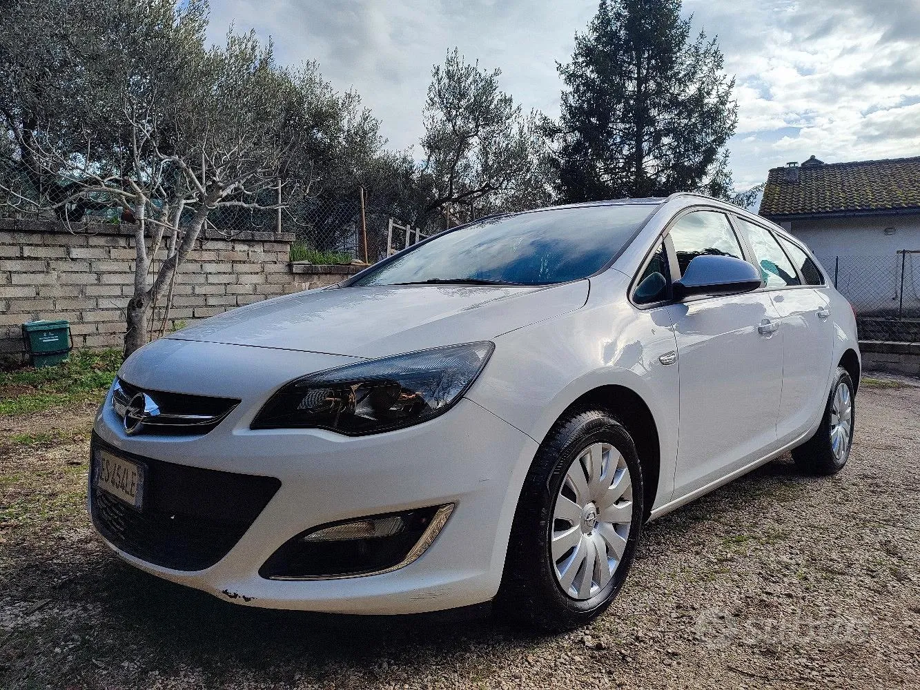 Opel Astra 2013 photo 4