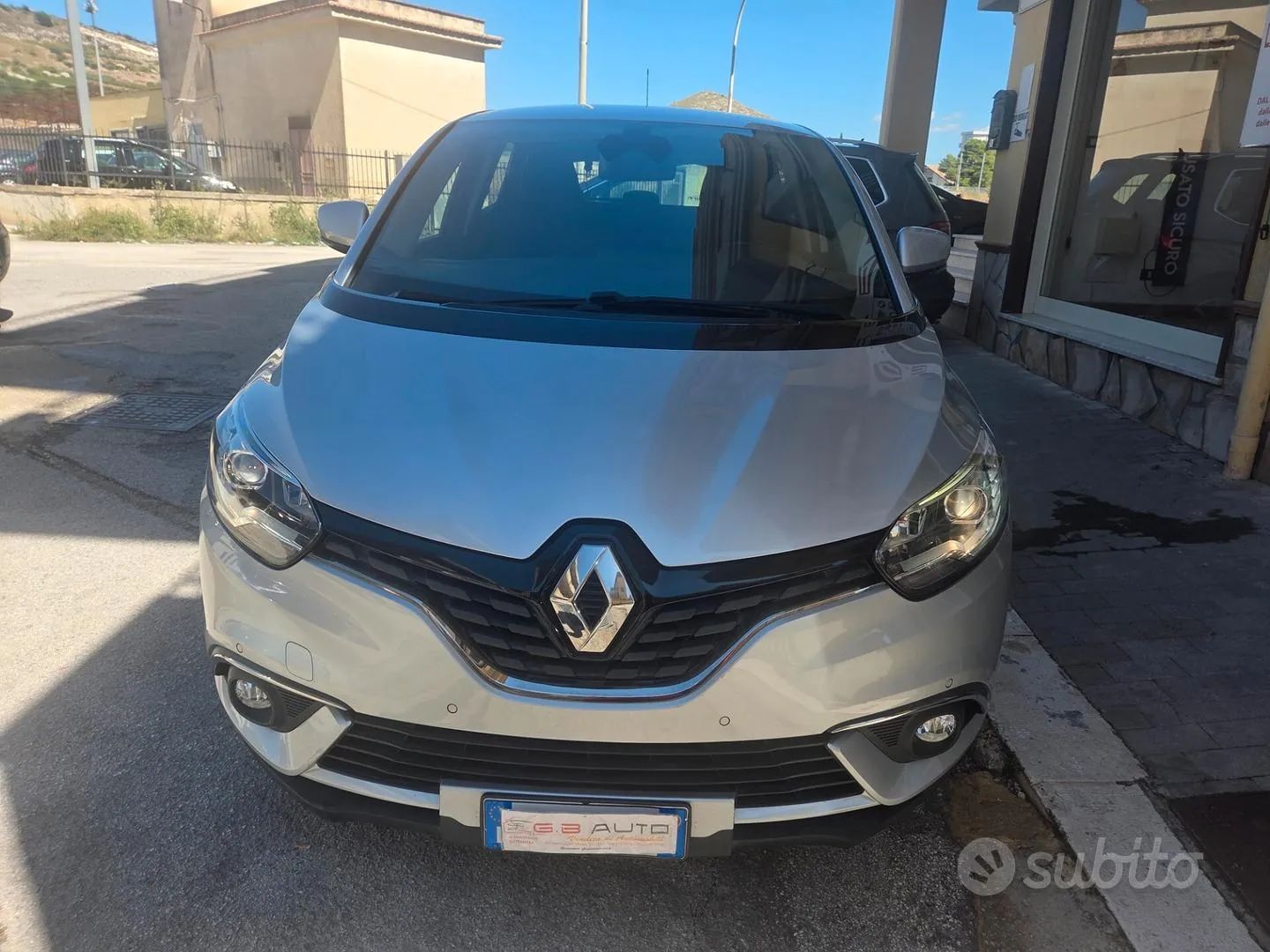 Renault Scenic 2018 photo 2