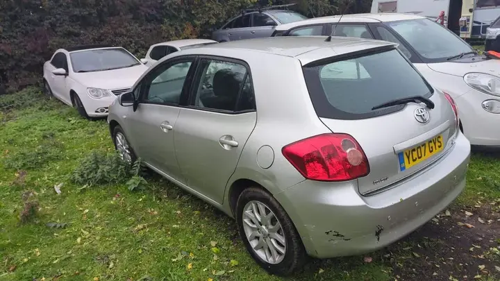 Toyota Auris 2007 photo 2