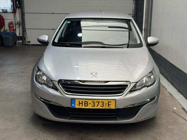 Peugeot 308 2015 photo 2
