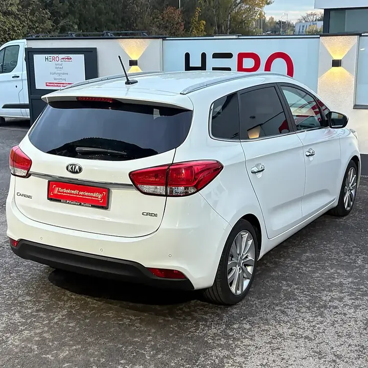 Kia Carens 2013 photo 2