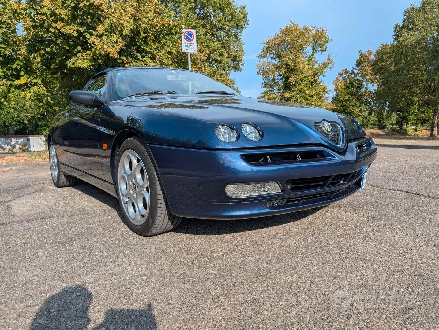 Alfa Romeo Spider 2001 photo 2