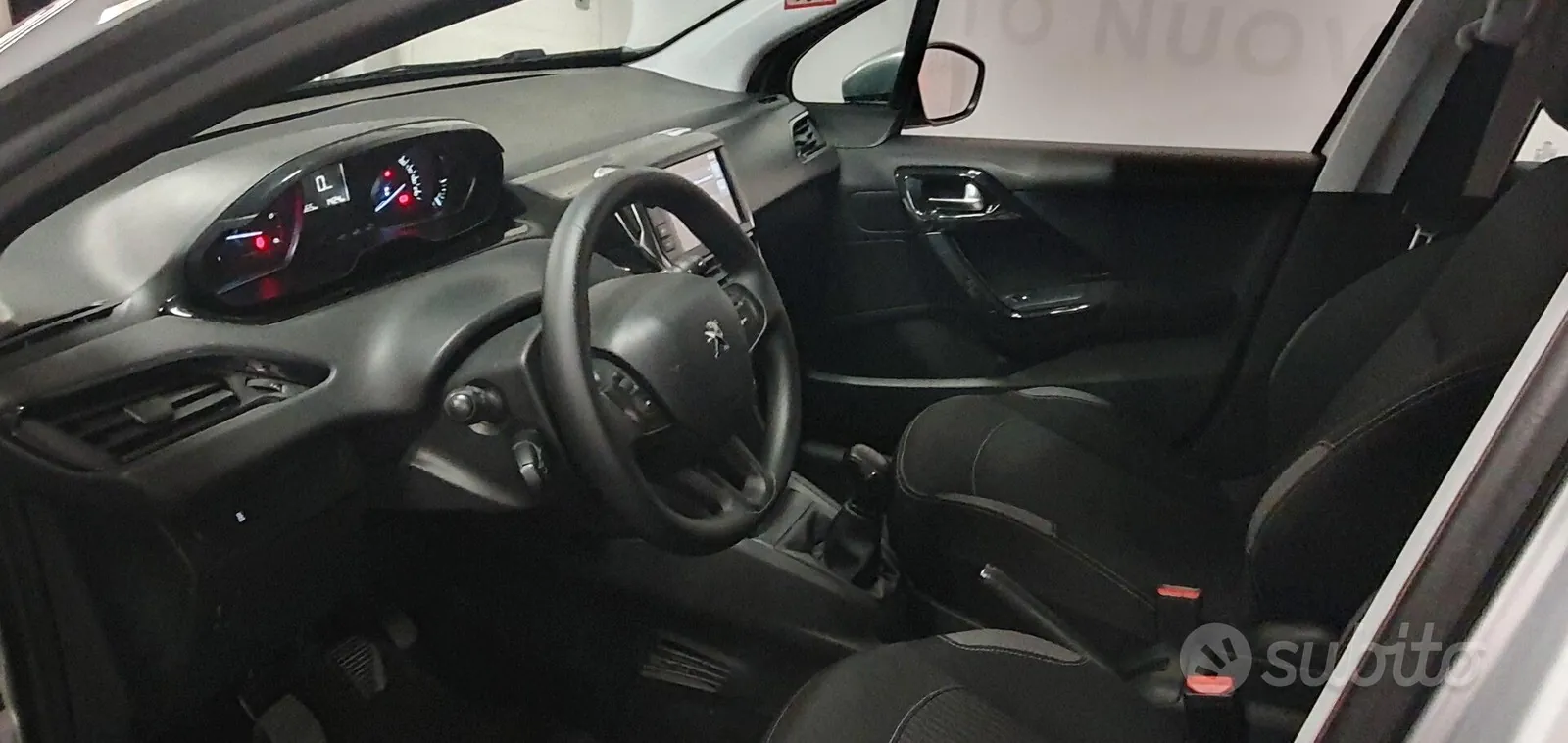Peugeot 208 2017 photo 2