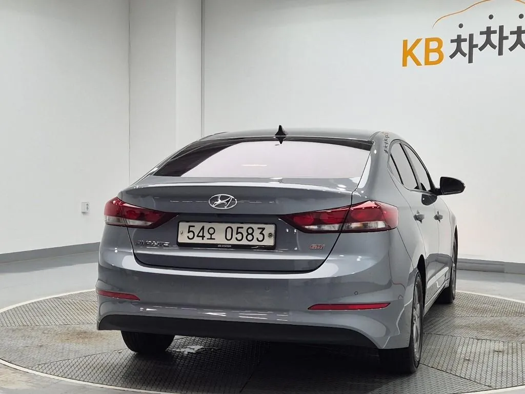 Hyundai Avante 2017 photo 3