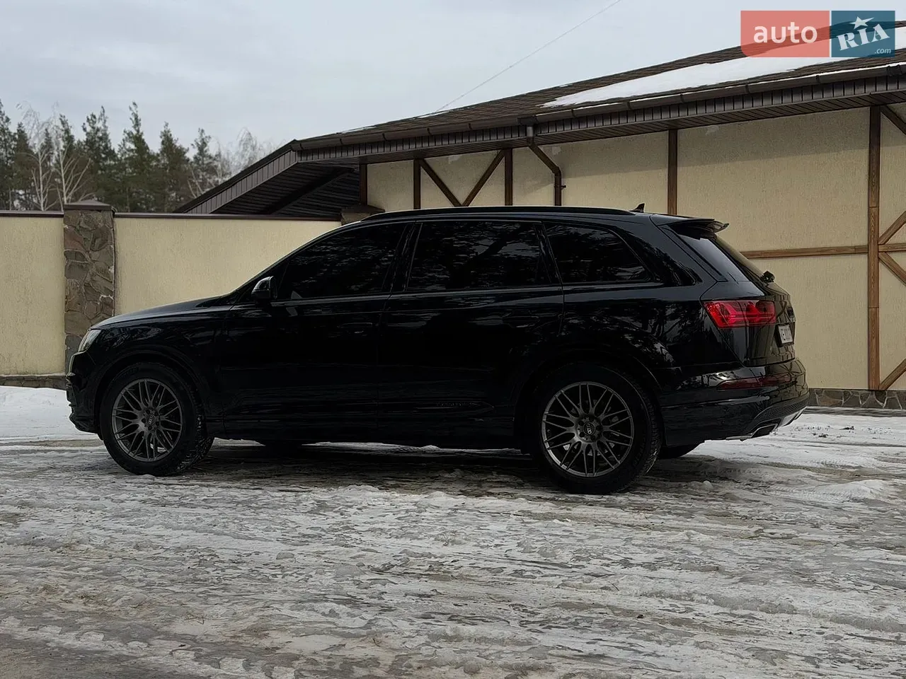 Audi Q7 2015 photo 2