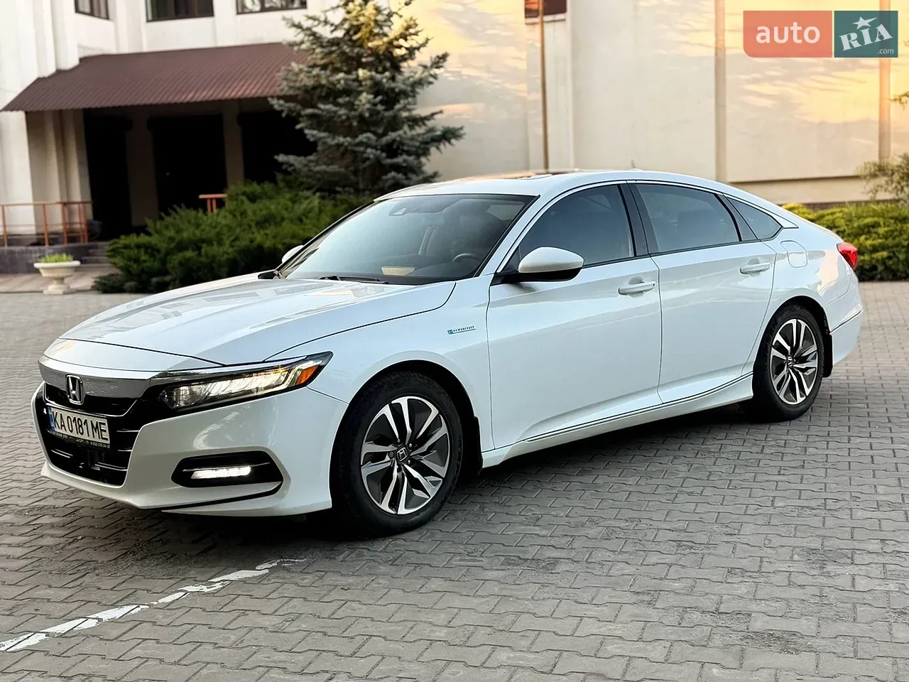Honda Accord 2018 photo 2