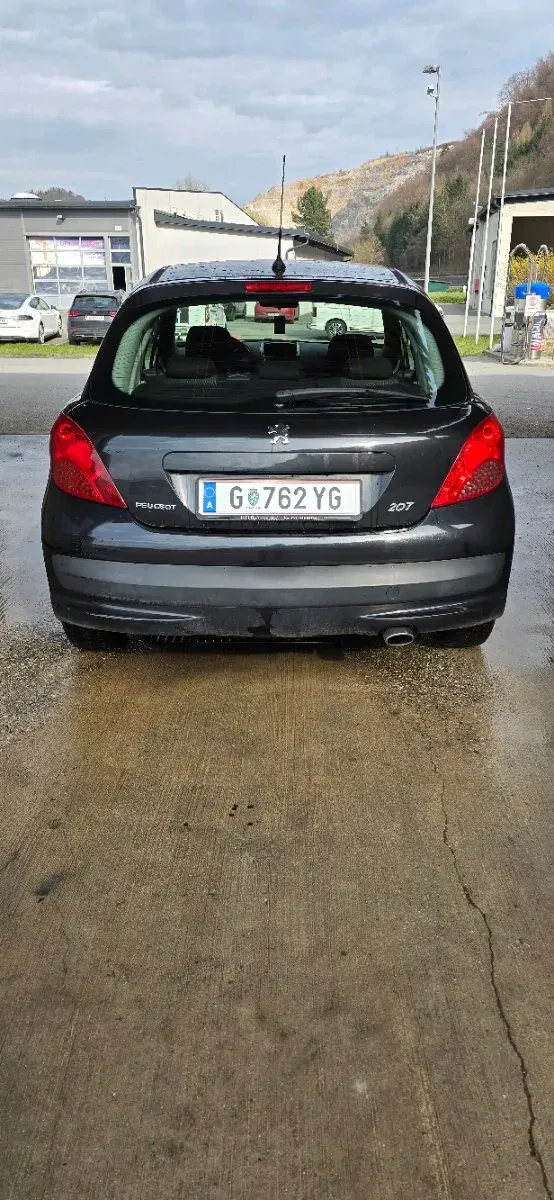 Peugeot 207 2006 photo 2