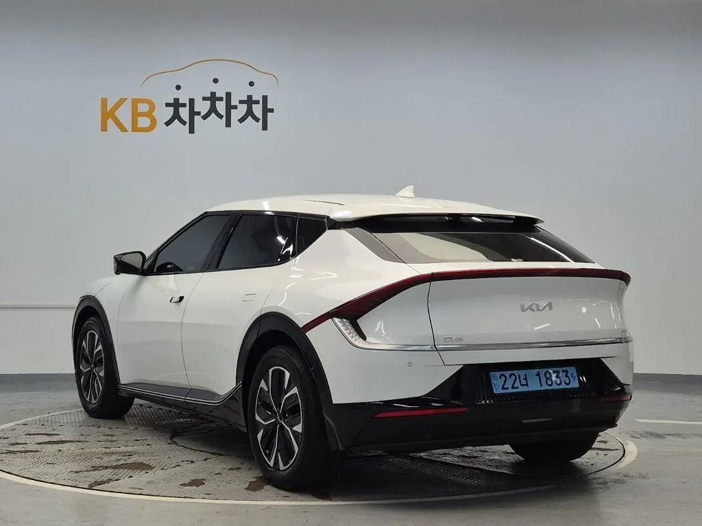 Kia Ev6 2023 photo 2