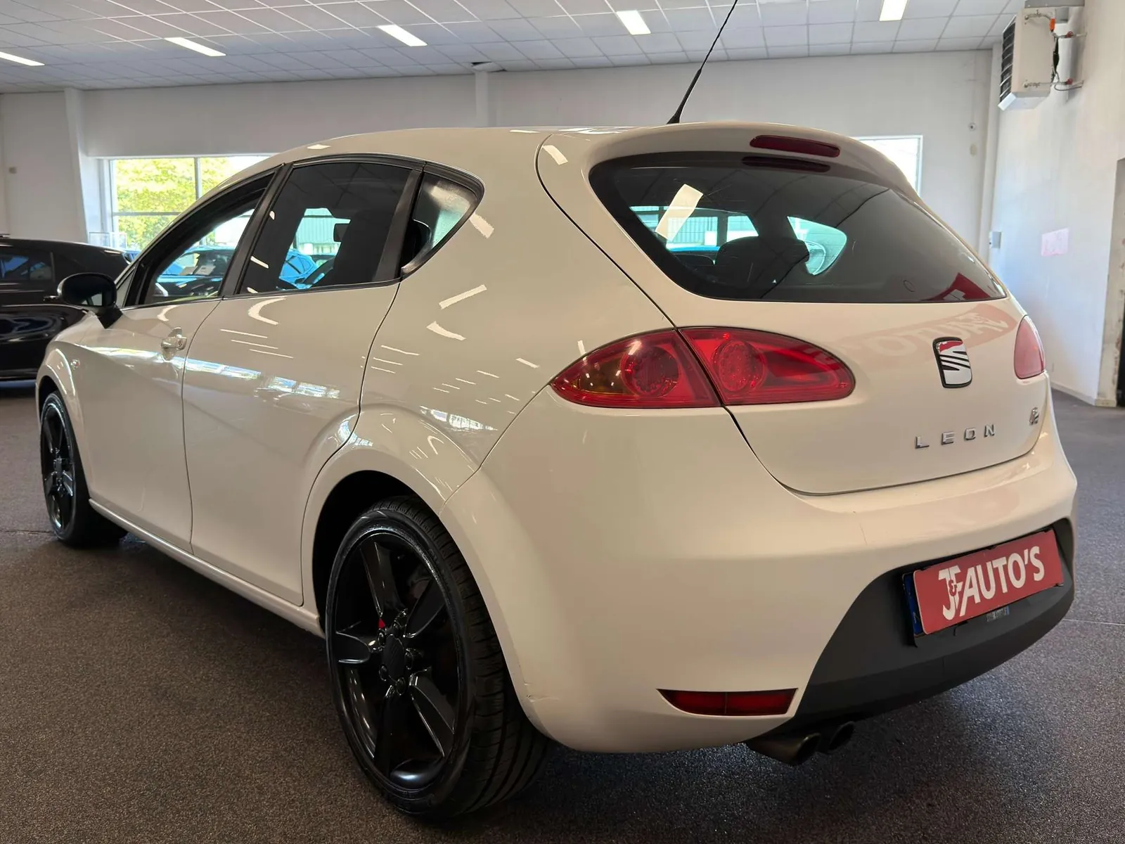 Seat Leon 2009 photo 3