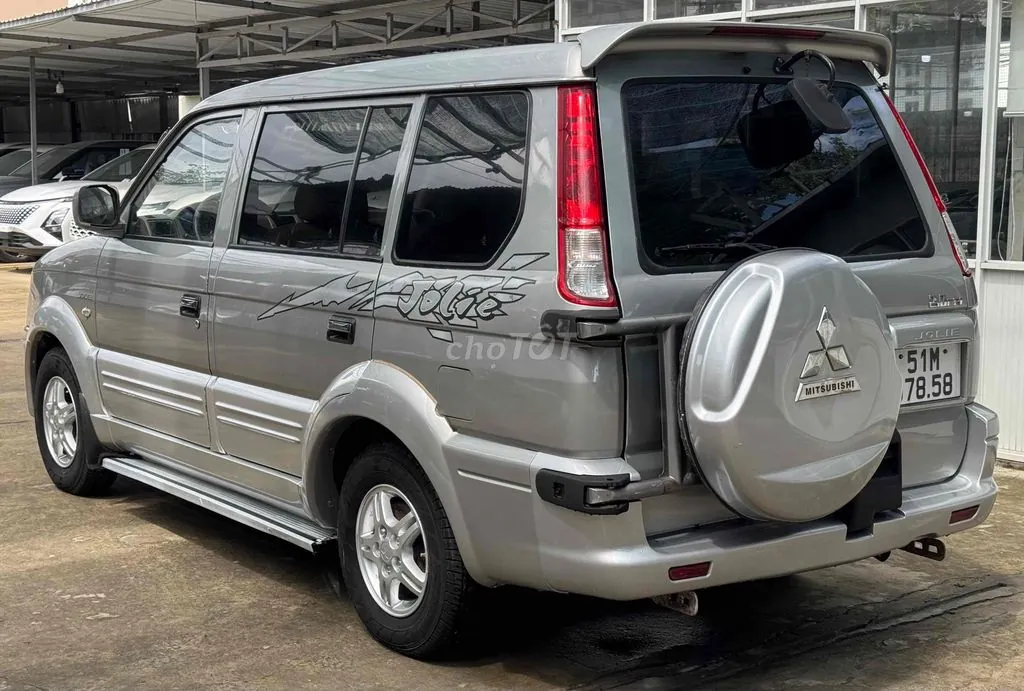 Mitsubishi Jolie 2004 photo 2