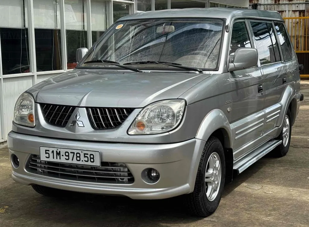 Mitsubishi Jolie