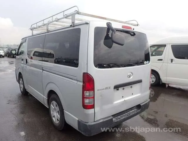 Toyota Cbf-Trh200V 2012 photo 3