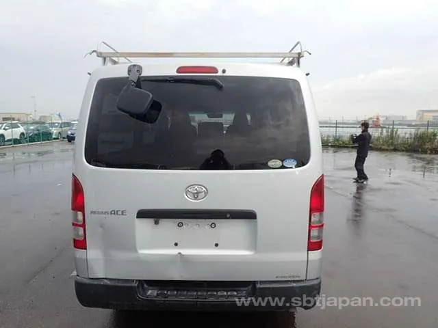 Toyota Cbf-Trh200V 2012 photo 5