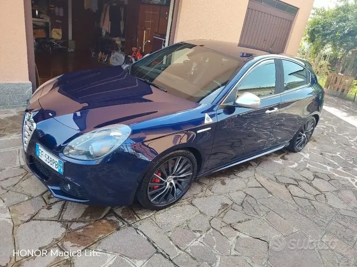 Alfa Romeo Giulietta 2010 photo 2