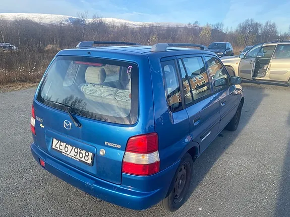 Mazda Demio 2000 photo 3
