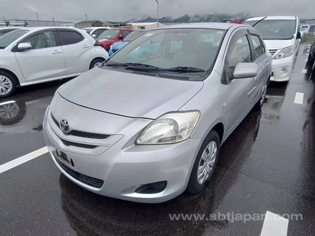 Toyota Belta 2008 photo 2