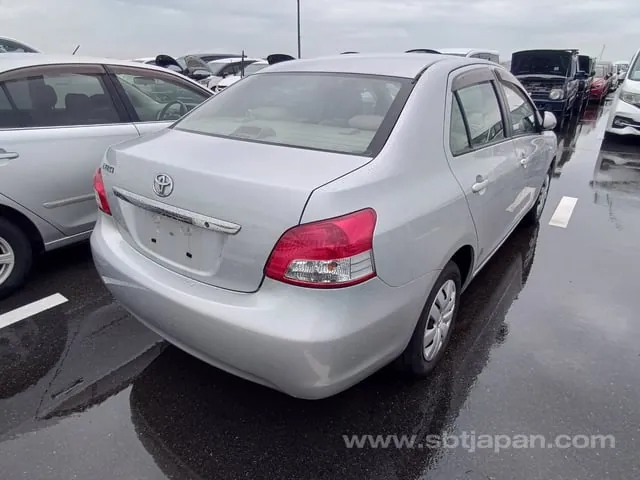 Toyota Belta 2008 photo 4