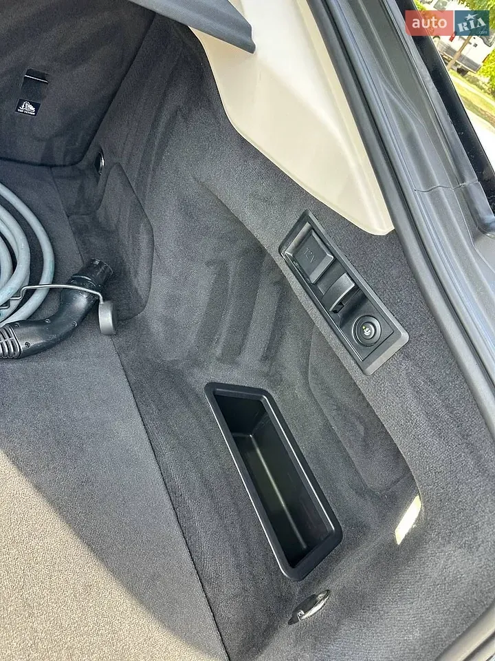 BMW I4 2023 photo 4
