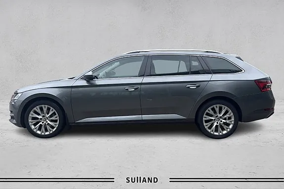 Skoda Superb 2023 photo 2