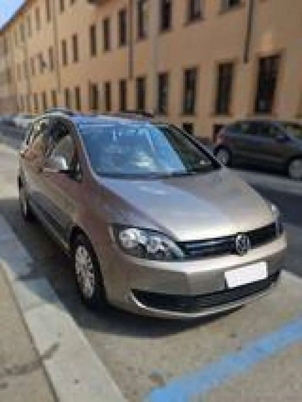 Volkswagen Golf Plus 2012 photo 2
