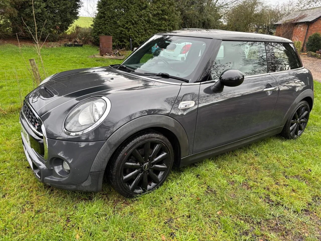 Mini Hatch 2014 photo 2