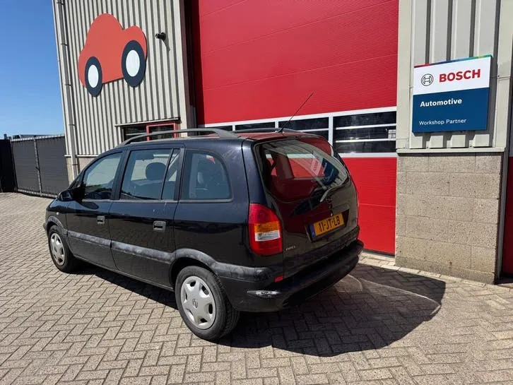 Opel Zafira 2002 photo 2