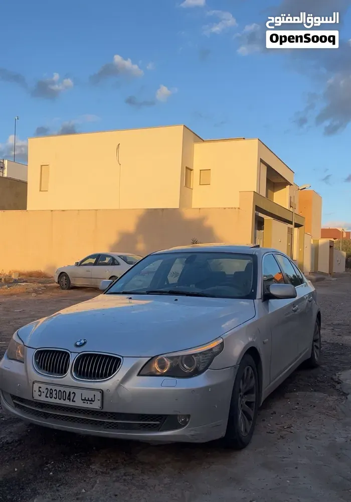 BMW 5 Series 2008 photo 2