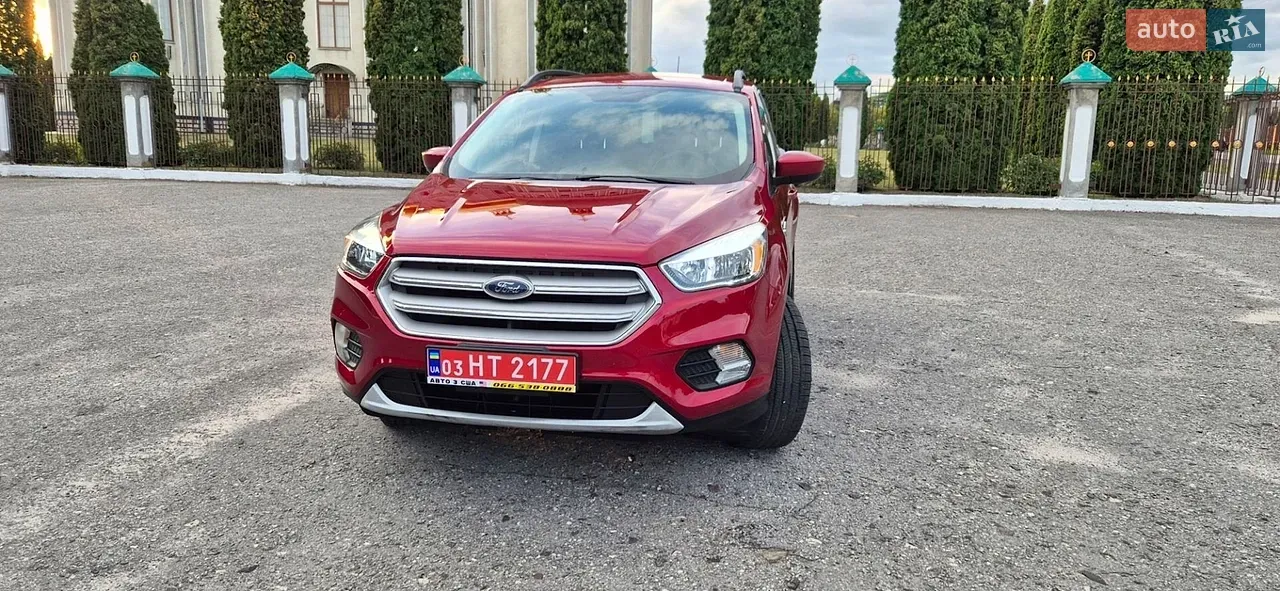 Ford Escape 2019 photo 2